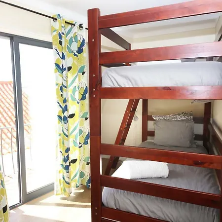Townhouse With Seaview Terrace Hébergement de vacances Ericeira