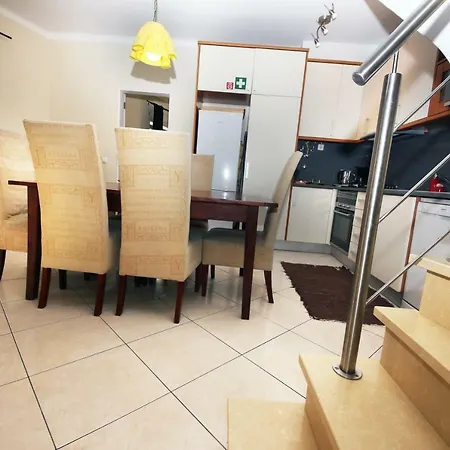 Townhouse With Seaview Terrace *